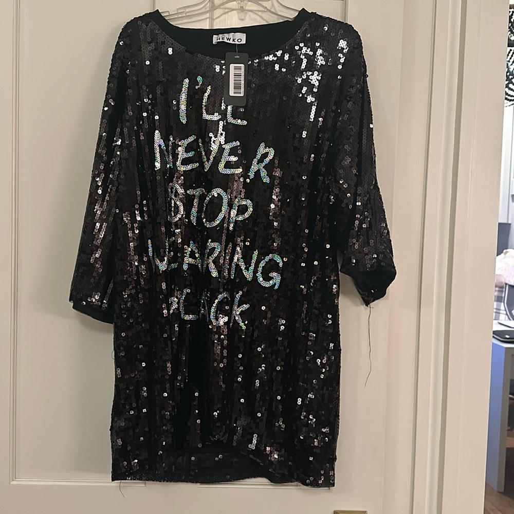 NEVER STOP BLACK TEE